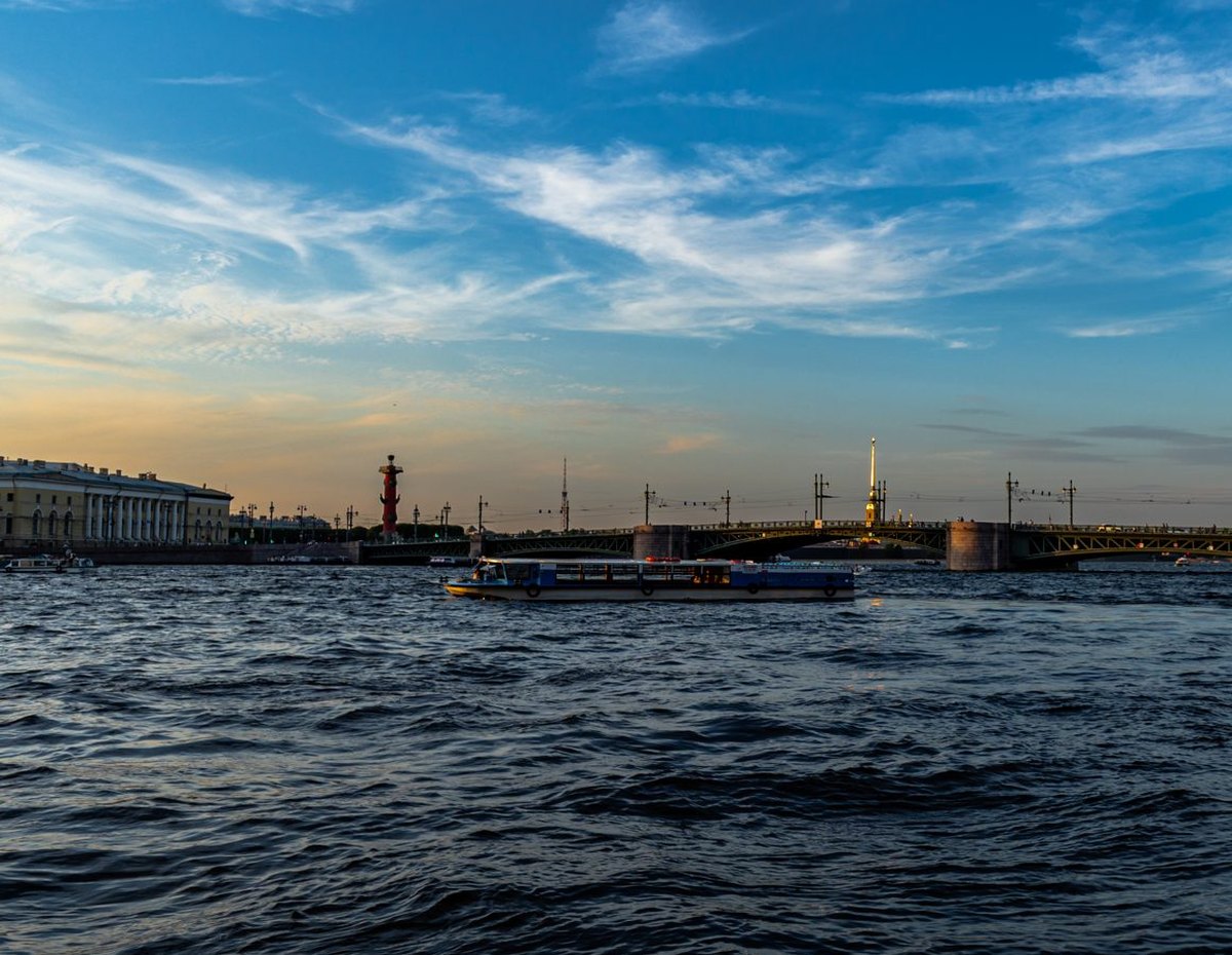 Дворцовый мост, Санкт-Петербург